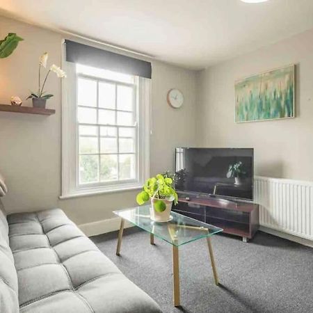 Cambridge 3 Bedroom Flat With Private Parking Kültér fotó