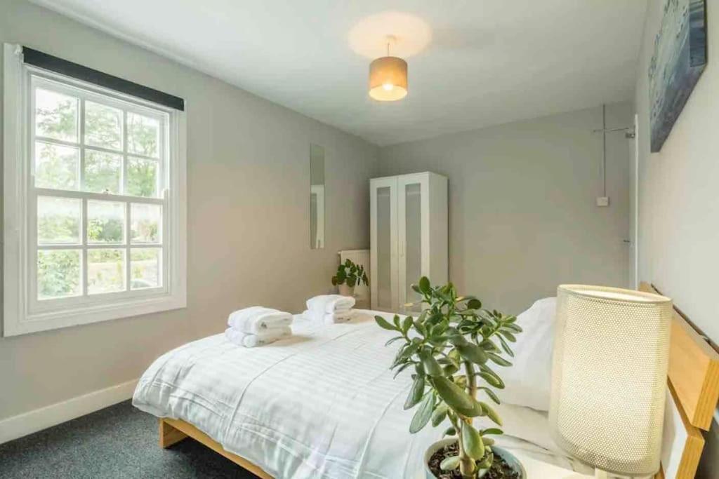 Cambridge 3 Bedroom Flat With Private Parking Kültér fotó