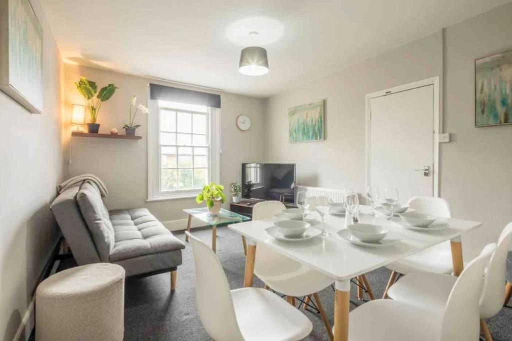 Cambridge 3 Bedroom Flat With Private Parking Kültér fotó