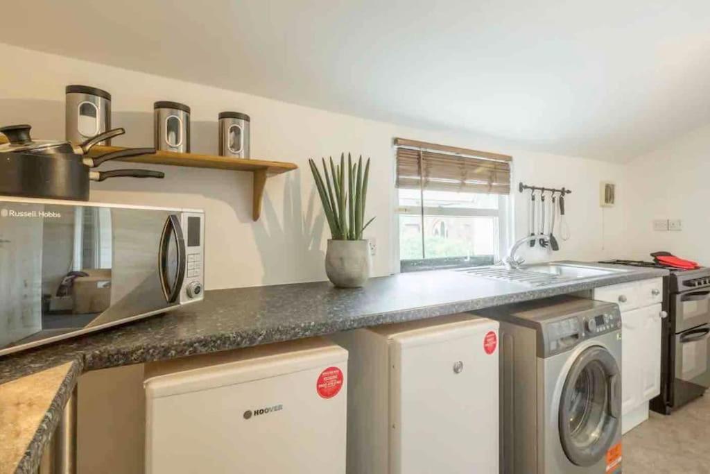 Cambridge 3 Bedroom Flat With Private Parking Kültér fotó