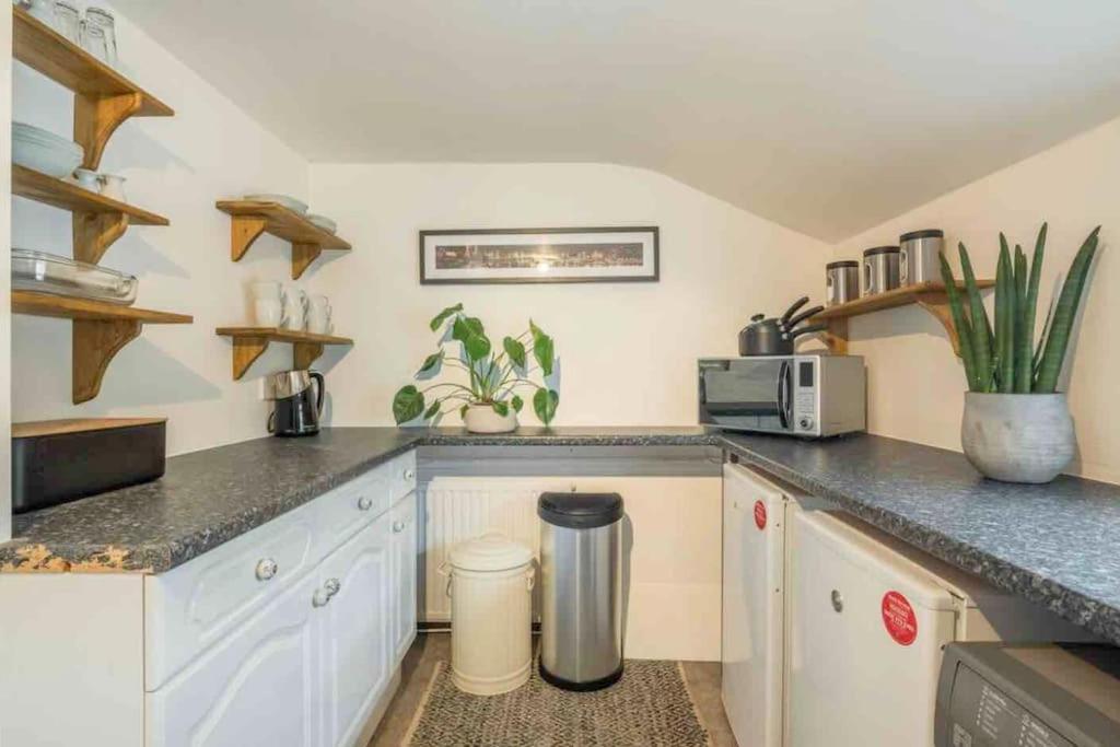 Cambridge 3 Bedroom Flat With Private Parking Kültér fotó